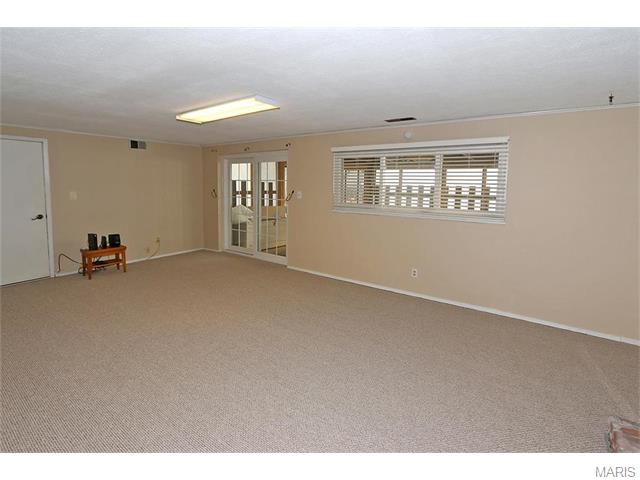 698 Woodrun Ct, Ballwin, MO 63021 photo 15