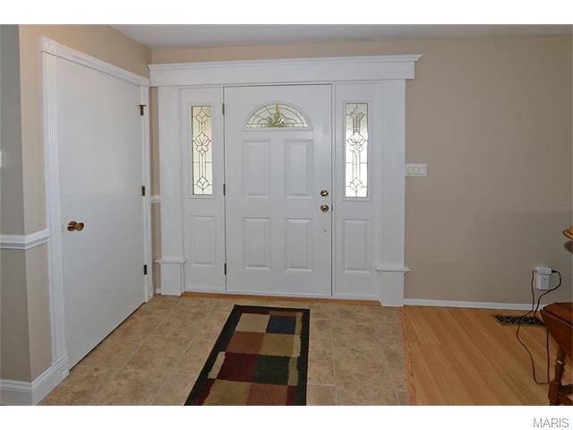 698 Woodrun Ct, Ballwin, MO 63021 photo 2