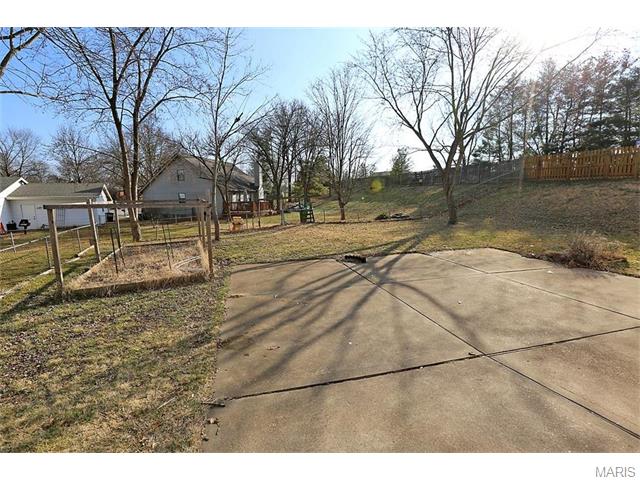 698 Woodrun Ct, Ballwin, MO 63021 photo 21