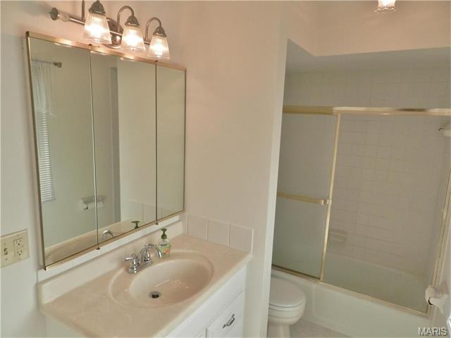 869 Delmonico, Ballwin, MO 63021 photo 29