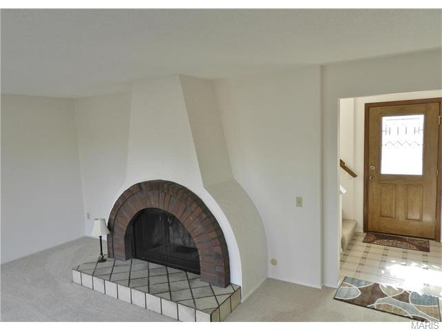 869 Delmonico, Ballwin, MO 63021 photo 13