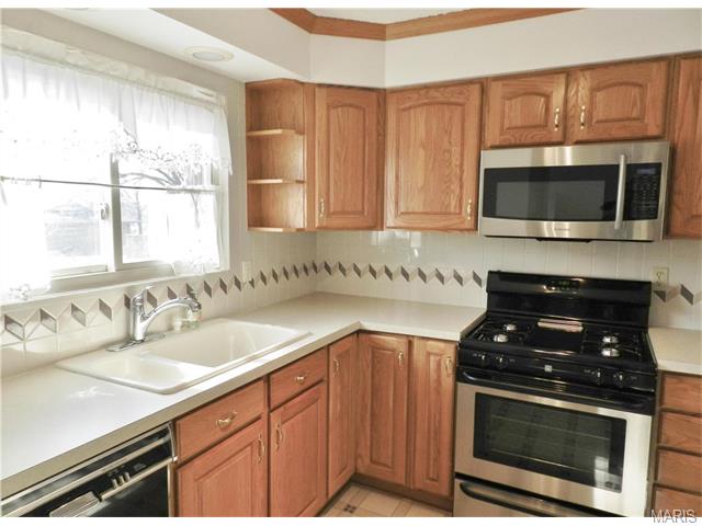 869 Delmonico, Ballwin, MO 63021 photo 7