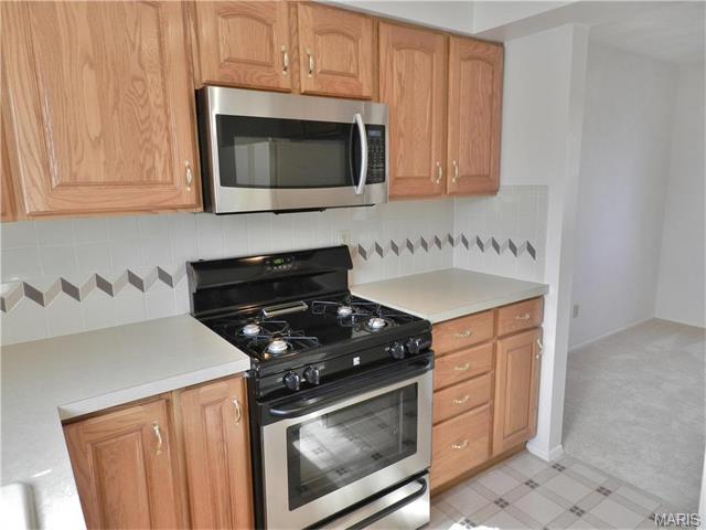 869 Delmonico, Ballwin, MO 63021 photo 8
