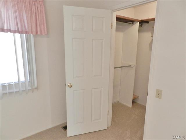 869 Delmonico, Ballwin, MO 63021 photo 25