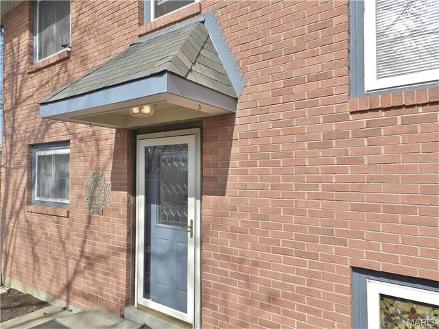 869 Delmonico, Ballwin, MO 63021 photo 2
