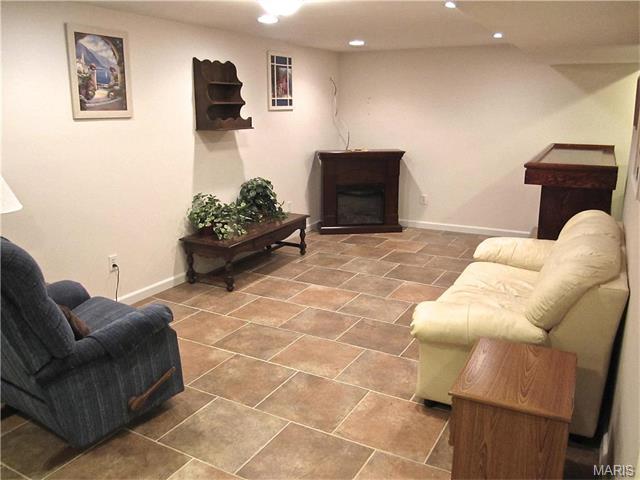 805 Connie Ln, Ballwin, MO 63021 photo 20