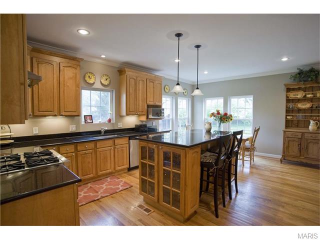 250 Edwin Ave, Glendale, MO 63122 photo 6