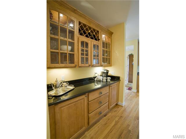 250 Edwin Ave, Glendale, MO 63122 photo 8