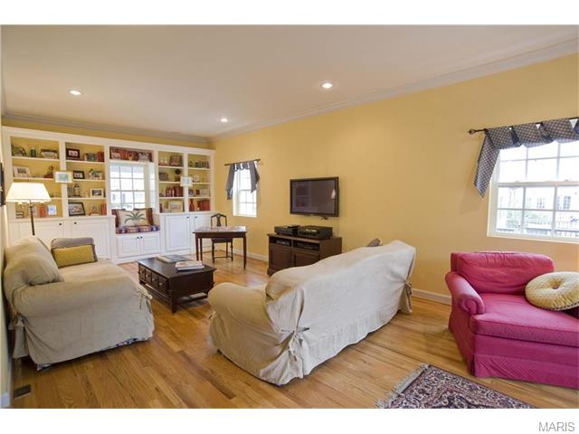 250 Edwin Ave, Glendale, MO 63122 photo 9