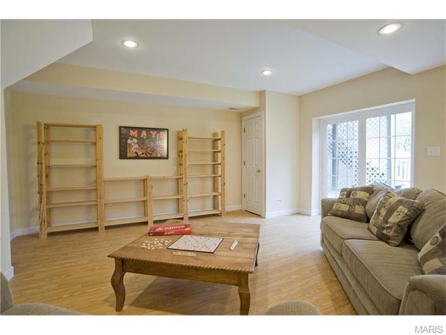 250 Edwin Ave, Glendale, MO 63122 photo 20