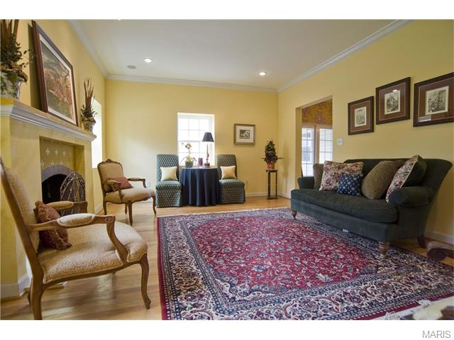 250 Edwin Ave, Glendale, MO 63122 photo 4