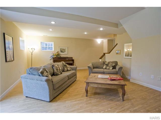 250 Edwin Ave, Glendale, MO 63122 photo 19