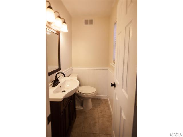 207 Allen Dr, O'fallon, MO 63366 photo 11