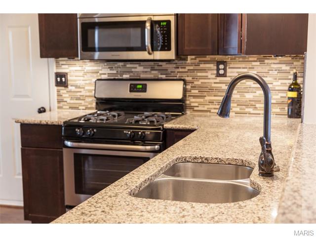 207 Allen Dr, O'fallon, MO 63366 photo 4
