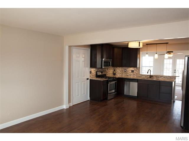 207 Allen Dr, O'fallon, MO 63366 photo 9