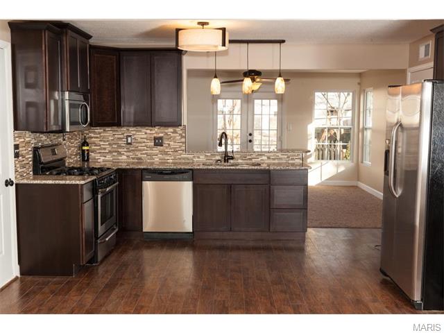 207 Allen Dr, O'fallon, MO 63366 photo 3