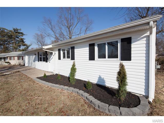 207 Allen Dr, O'fallon, MO 63366 photo 1