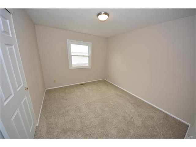 329 Hill Trl, Ballwin, MO 63011 photo 12