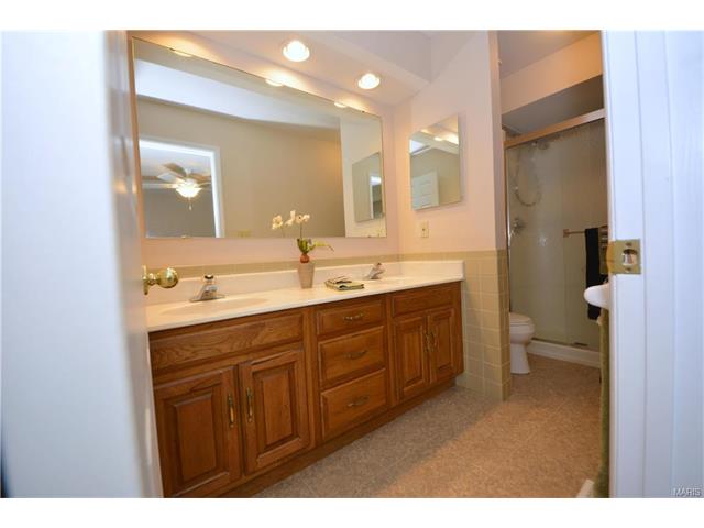329 Hill Trl, Ballwin, MO 63011 photo 9