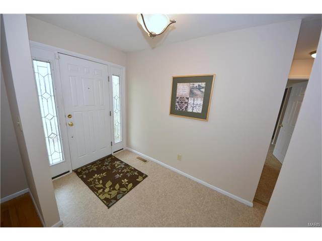 329 Hill Trl, Ballwin, MO 63011 photo 2