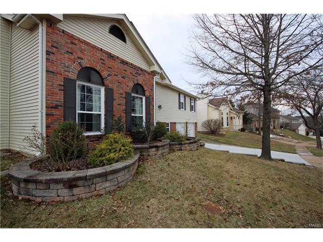 1456 Cedar Bluff Dr, Ballwin, MO 63021 photo 4