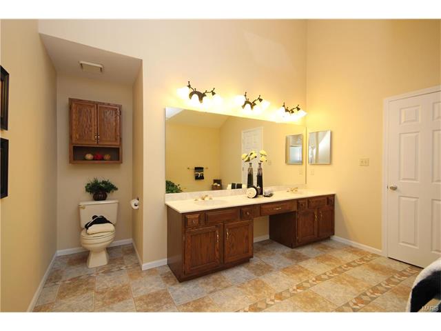 1456 Cedar Bluff Dr, Ballwin, MO 63021 photo 32
