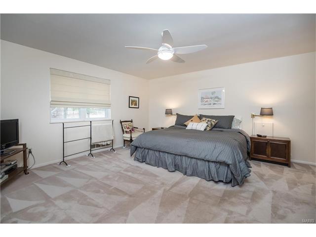 335 Glan Tai Dr, Ballwin, MO 63011 photo 10