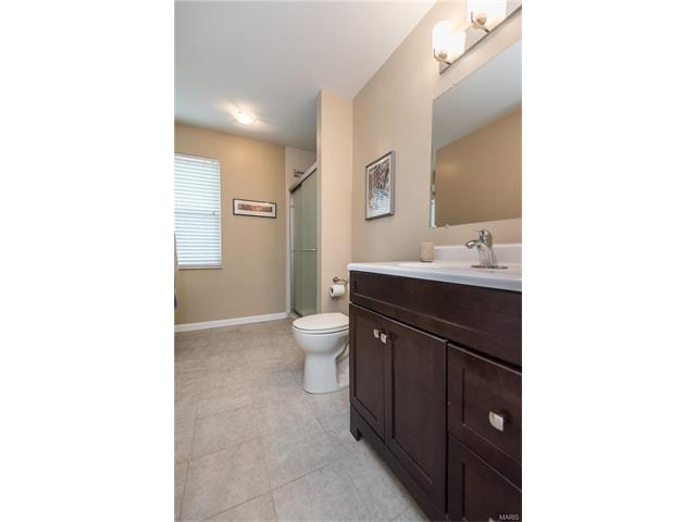 335 Glan Tai Dr, Ballwin, MO 63011 photo 12