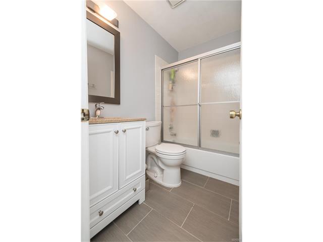 335 Glan Tai Dr, Ballwin, MO 63011 photo 18