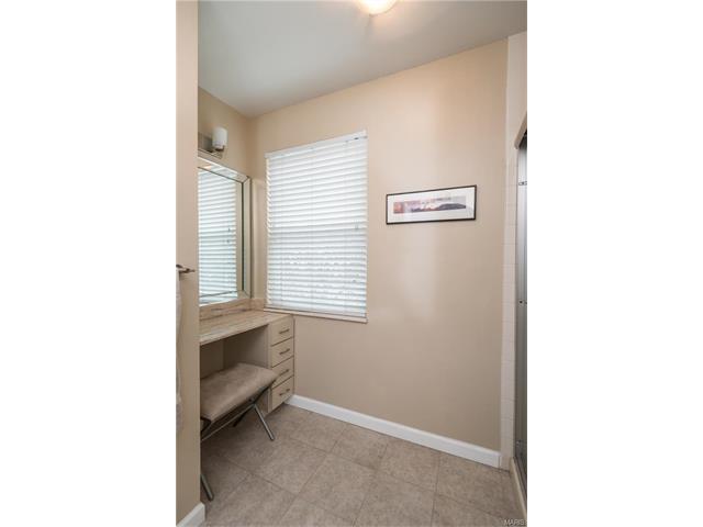 335 Glan Tai Dr, Ballwin, MO 63011 photo 13