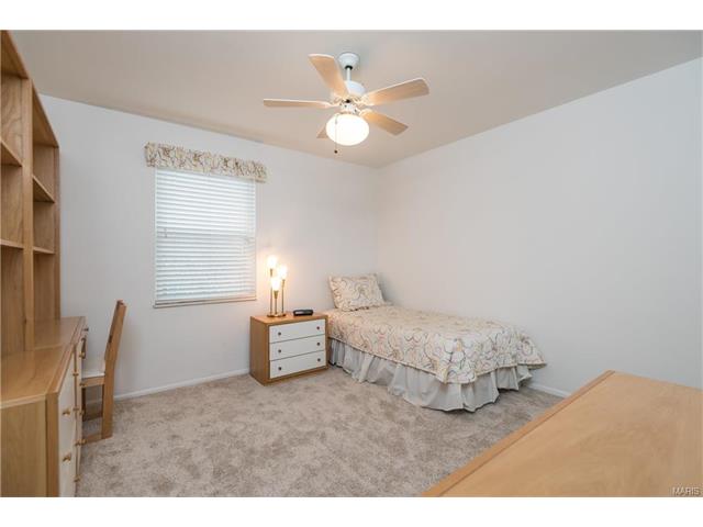 335 Glan Tai Dr, Ballwin, MO 63011 photo 17