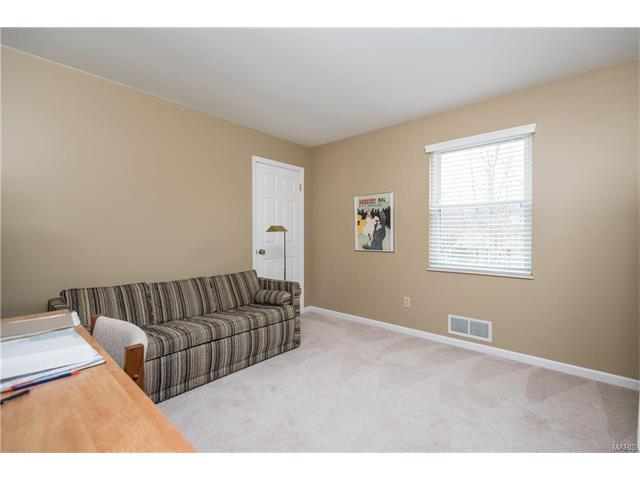 335 Glan Tai Dr, Ballwin, MO 63011 photo 16