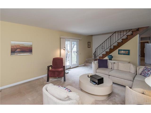 335 Glan Tai Dr, Ballwin, MO 63011 photo 5