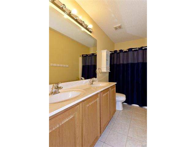 8 Dunhill Ct, O'fallon, MO 63366 photo 27
