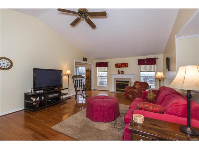 2520 Hickory Mnr, Ballwin, MO 63011 photo 4