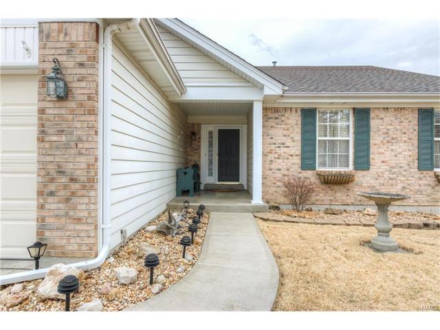 2520 Hickory Mnr, Ballwin, MO 63011 photo 2