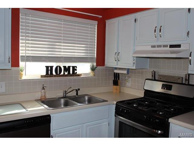 209 Geranium Dr, O'fallon, MO 63366 photo 7