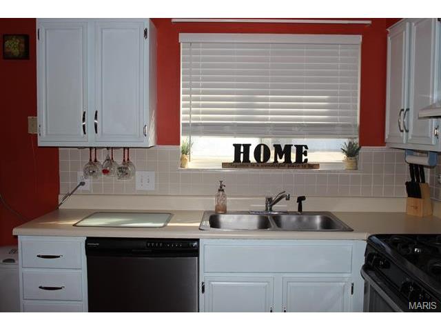 209 Geranium Dr, O'fallon, MO 63366 photo 8