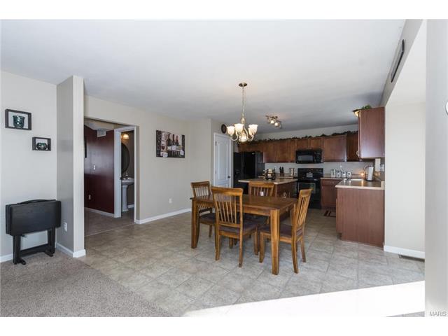 408 Bittersweet Dr, O'fallon, MO 63366 photo 18