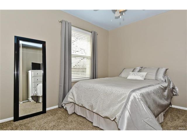 1012 Columbard Dr, Ballwin, MO 63021 photo 24