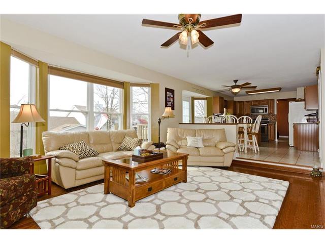 1012 Columbard Dr, Ballwin, MO 63021 photo 12
