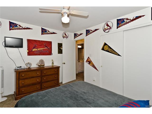 1012 Columbard Dr, Ballwin, MO 63021 photo 23