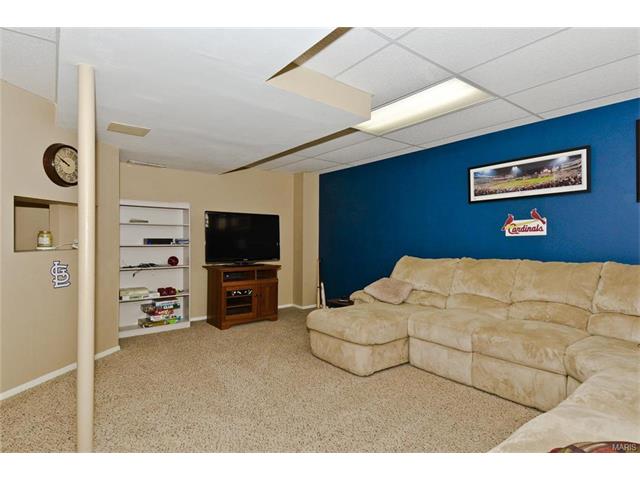 1012 Columbard Dr, Ballwin, MO 63021 photo 28