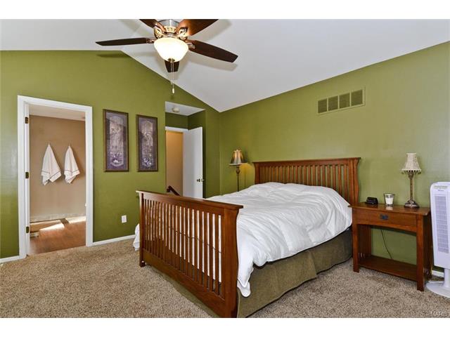 1012 Columbard Dr, Ballwin, MO 63021 photo 17