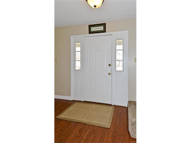1012 Columbard Dr, Ballwin, MO 63021 photo 2