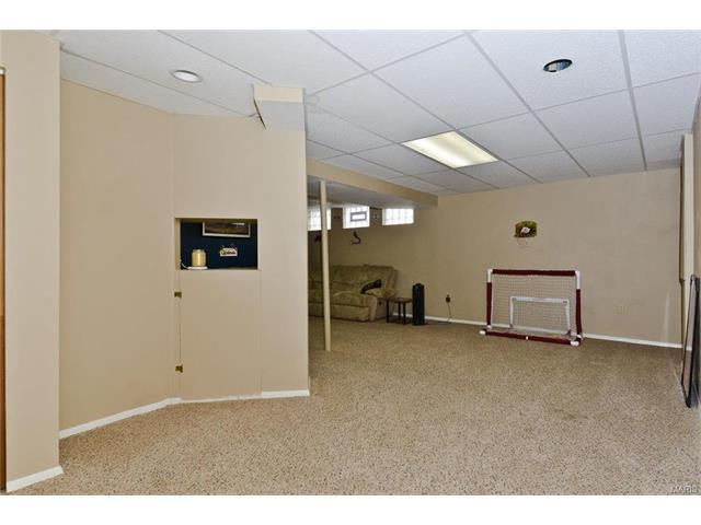 1012 Columbard Dr, Ballwin, MO 63021 photo 27