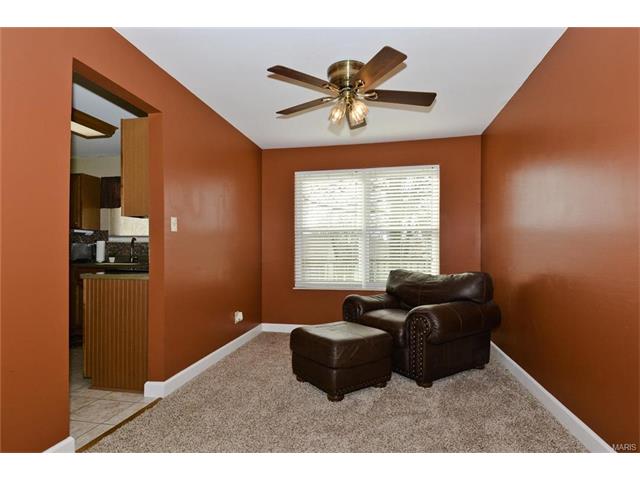 1012 Columbard Dr, Ballwin, MO 63021 photo 5