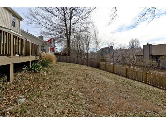 1012 Columbard Dr, Ballwin, MO 63021 photo 35