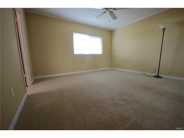 136 Carmel Woods Dr, Ellisville, MO 63021 photo 7