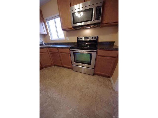 136 Carmel Woods Dr, Ellisville, MO 63021 photo 11